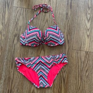 Worn once or twice Arie Bikini matching set